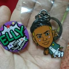 ELLY首振り 缶バッジセットのサムネイル