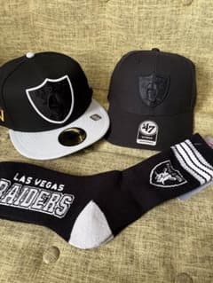 新品　RAIDERS ブラック ソックス&キャップセットのサムネイル