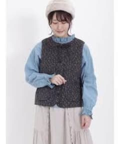 美品！今期完売色！サマンサモスモス　花柄リバーシブル中綿ベストのサムネイル