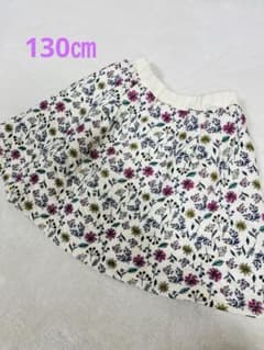 花柄ホワイトスカート キルティング　130㎝のサムネイル