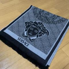 VERSACE マフラーのサムネイル