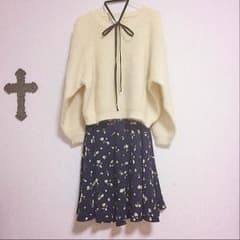 【値下げ交渉可】vintage レトロ フラワー スカートのサムネイル