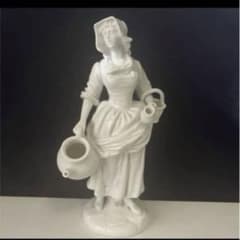 リチャードジノリ 人形 陶器製 女性 フィギュリン リチャードジノリ カポディモンテ ホワイト フィギュリン 水汲みする