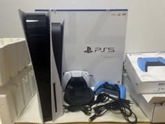PS5 (CFI-1200A) 825G 9月末まで限定！！コントローラー付き！のサムネイル