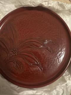 赤色 花彫刻 漆器 盆 鎌倉彫り - メルカリ