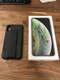 iPhone XS 64 GB (背面ガラス割れ、液晶交換済み)＋ケース付のサムネイル