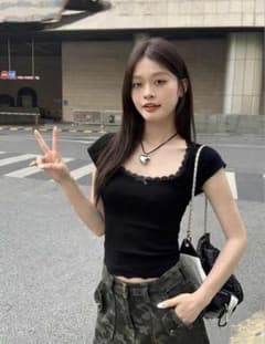 SHEIN トップスのサムネイル