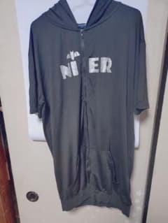 NieR CLOTHING ロング丈 半袖ジップアップパーカー ブラックのサムネイル
