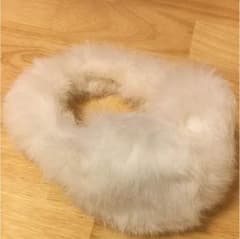 お値下げ！ふわふわ ホワイト耳あてのサムネイル