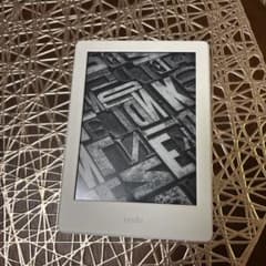 美品Amazon Kindle ホワイト 本体　第８世代