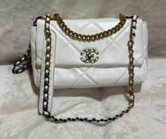 CHANELシャネル白2WAYバックのサムネイル