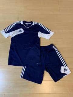 adidas アディダスのサムネイル