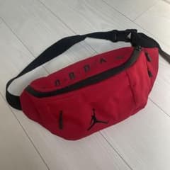 NIKE JORDAN ボディバッグ ウエストポーチのサムネイル