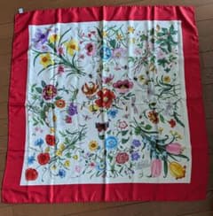 GUCCI オールドグッチ 花柄 フローラ柄 シルクスカーフ　赤 GUCCI グッチ スカーフ フローラ 花柄 蝶 蜂 シルク ピンク | 小物