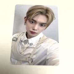 TXT ヨンジュン NO LABELS: PART 01 ユニバ特典トレカ - メルカリ