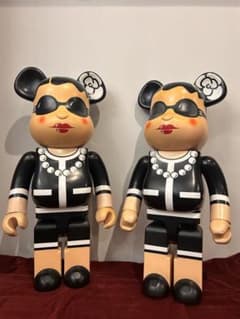 激レア！CHANEL シャネル　ベアブリック 2体セット 非売品のサムネイル