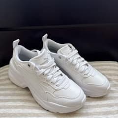 PUMA 厚底スニーカー ホワイト レディース 23.5cm新品未使用‼️のサムネイル