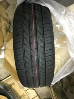 プリウスα 純正タイヤホイール 新車外しのサムネイル