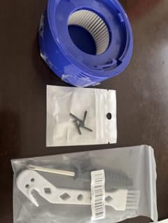 ダイソン　掃除機用フィルターとツールセットのサムネイル