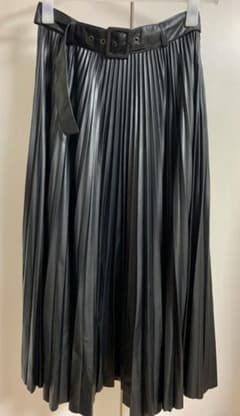 ZARA  フェイクレザープリーツスカートのサムネイル