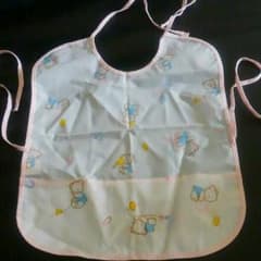 ももちん様専用☆未使用品‼familiar☆ファミリアお食事エプロンのサムネイル