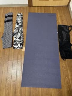 LAVA ヨガマットとパンツ2点、黒バッグの4点セット LAVA ヨガマットとパンツ2点、黒バッグの4点セット - メルカリ