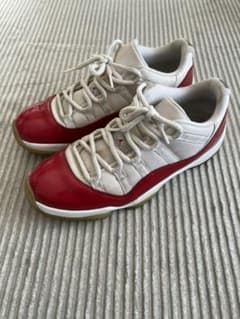 Nike Air Jordan 11 Low Cherryのサムネイル