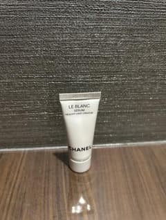 CHANEL ル ブラン セラム HLCS 5ml 1個 匿名配送 - メルカリ