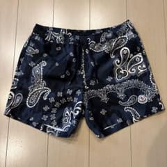 pome　MONCLER ペイズリー柄ショートパンツ ネイビー pome様専用 MONCLER ペイズリー柄ショートパンツ ネイビー - メルカリ