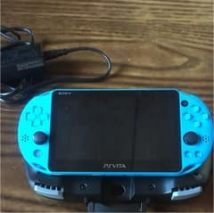 PlayStation®Vita（PCH-2000シリーズ） Wi-Fiモデル…のサムネイル