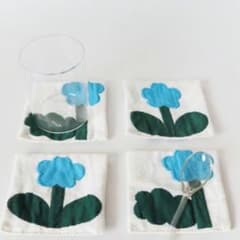 pot and tea　お花のコースターのサムネイル