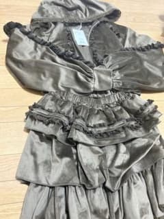 メリージェニー　新品タグ付き　ベロアセットアップのサムネイル