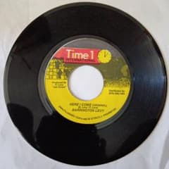 タ*ガ様 Barrington Levy / Here I Come 7インチのサムネイル