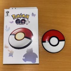 ポケモン GO Plus+ 本体と付属品のサムネイル