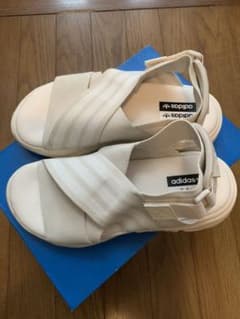 ひらちゃん⭐︎様専用‼️emmi×adidasコラボスポサン新品未使用‼️のサムネイル