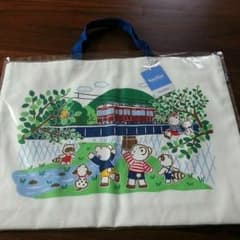 ファミリア×阪急電車コラボバッグのサムネイル