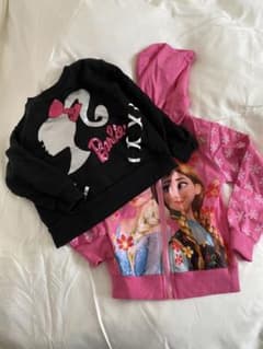 アナ雪パーカーとBarbieトレーナー２枚セット⭐︎110のサムネイル