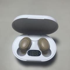 集音器（補聴器）本体 充電ケース付きのサムネイル