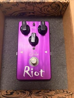 Suhr Riot Distortion エフェクターのサムネイル