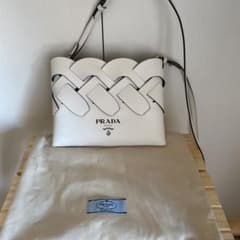 美品PRADA 編み込みデザイン レザーショルダーバッグ トレス白 - メルカリ