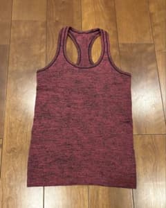 lululemon ヨガウェア タンク トップのサムネイル