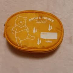 THERMOSのお弁当入れプーさんのサムネイル