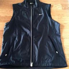 美品★NIKE ナイロンベスト★マット調のサムネイル