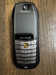 ポルシェ？フェラーリ？携帯電話のサムネイル