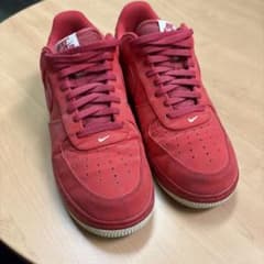 Nike Air Force 1 レッド スニーカーのサムネイル