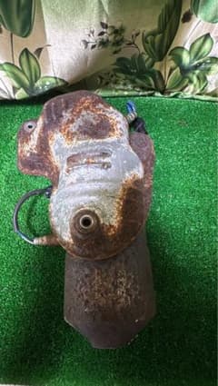 自動車用 触媒コンバーターのサムネイル
