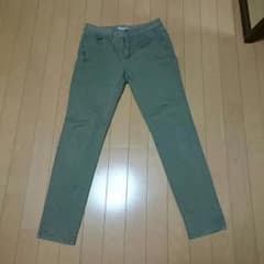 GLOBAL  WORK   カーキ  スリムパンツ  M  sizeのサムネイル