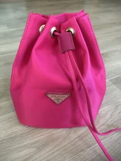 PRADA】 ノベルティ ナイロン巾着バッグ ポーチ - メルカリ