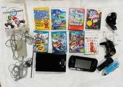 wii U本体　ソフト8本　wiiコントローラ２つ付きのサムネイル