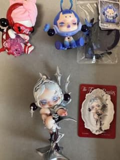 最終値下げ　POP MART SKULLPANDA フィギュア 3種セットのサムネイル